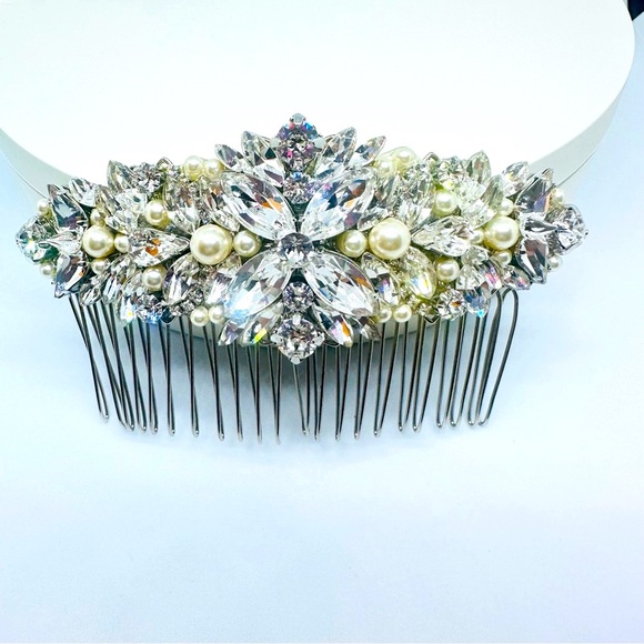 Sara Gabriel Hair Comb - Picture 1 of 7